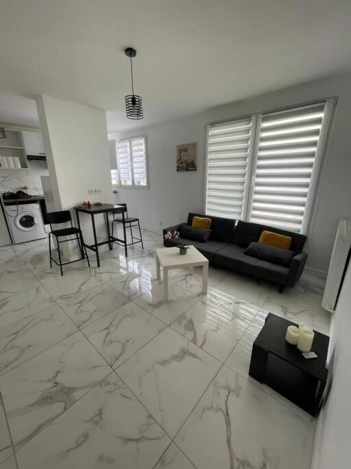 Appartement 2 Pieces, Salon Et Chambre, 44M2 Refait A Neuf クリシー エクステリア 写真