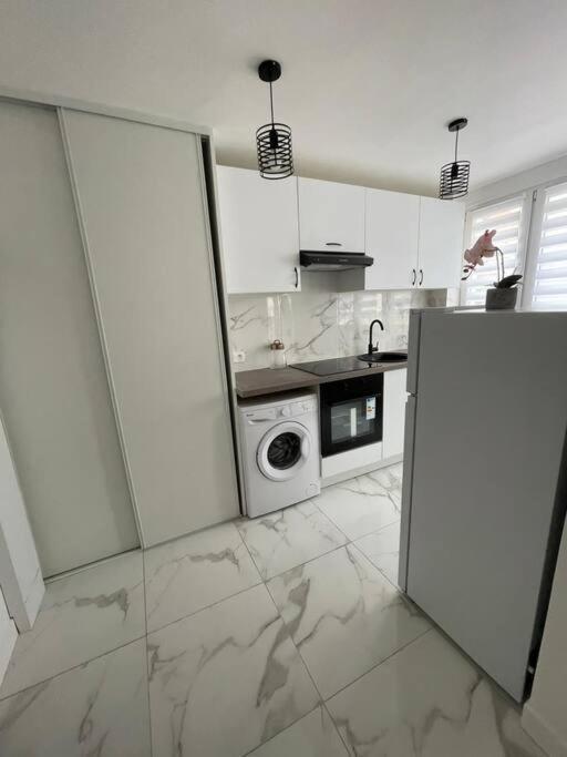 Appartement 2 Pieces, Salon Et Chambre, 44M2 Refait A Neuf クリシー エクステリア 写真